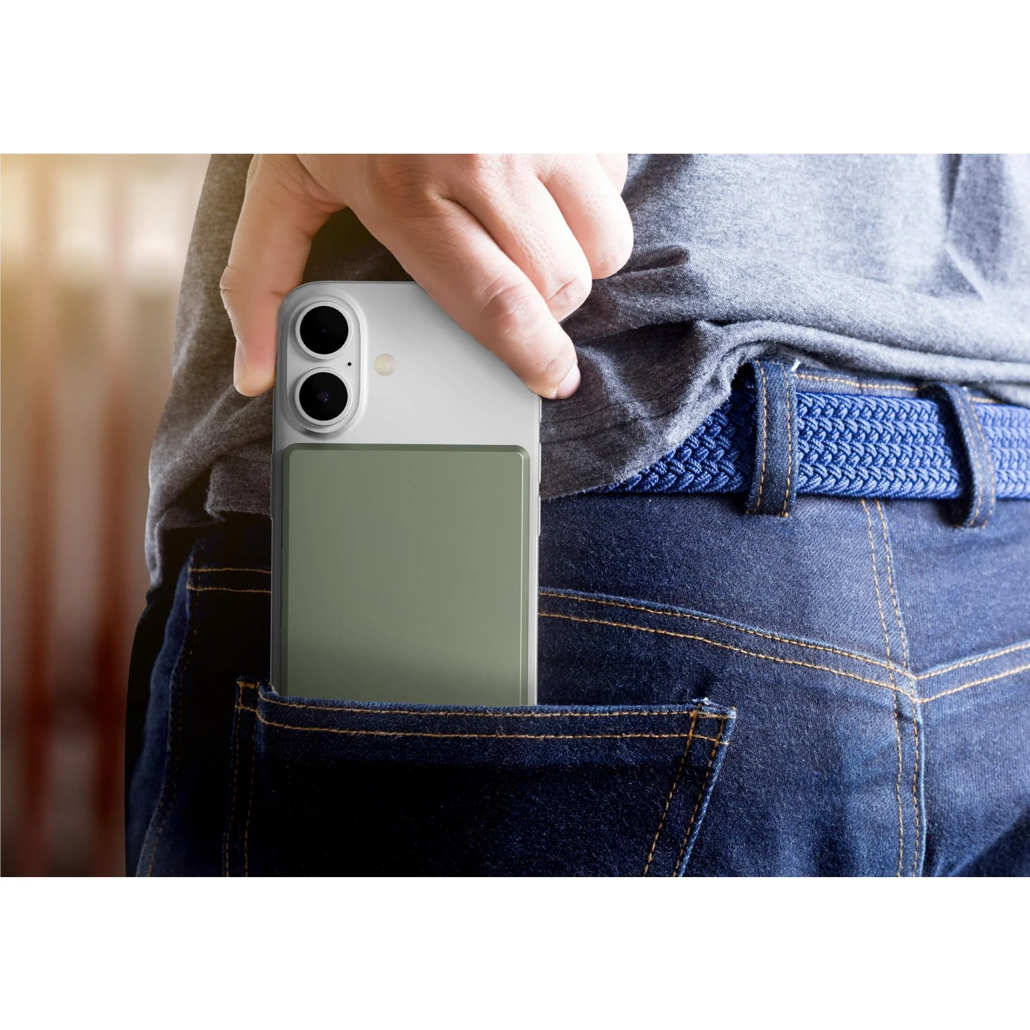Cygnett Charge Connect 5K Magnetic Slim Power Bank (Green) - Image 4