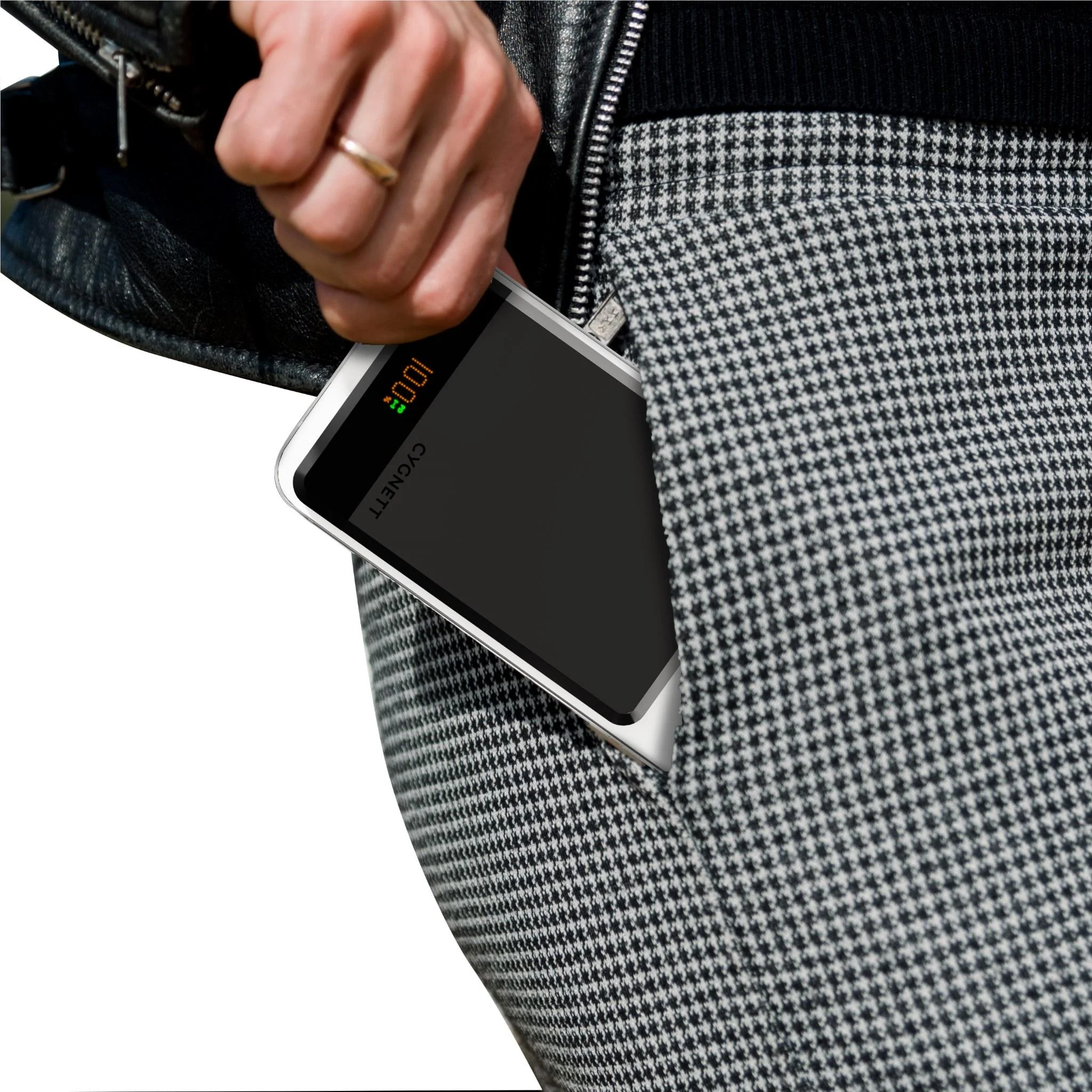 Cygnett Magnetic Wireless 10K Power Bank (Black) - Image 3