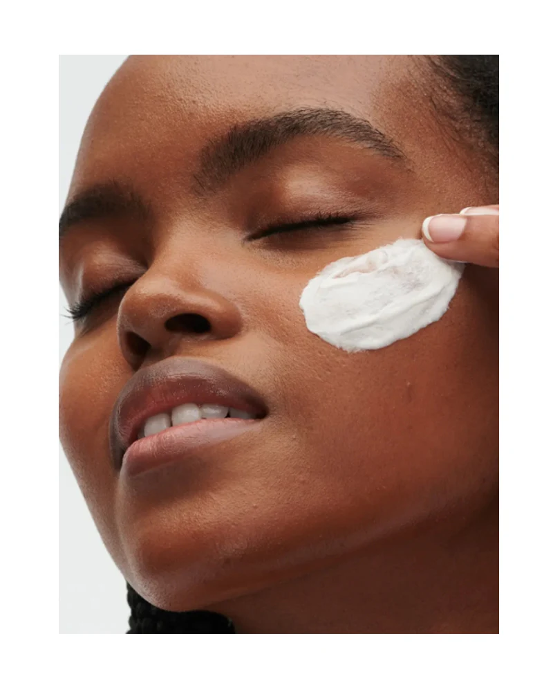 MAC Hyper Real Cream to Foam Cleanser - Image 3